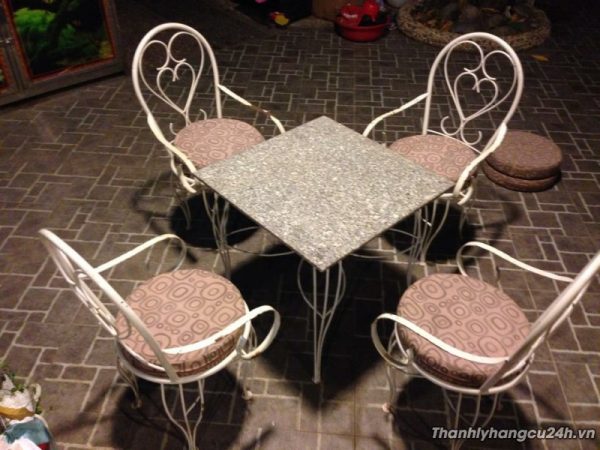 bàn ghế đá kiểu
